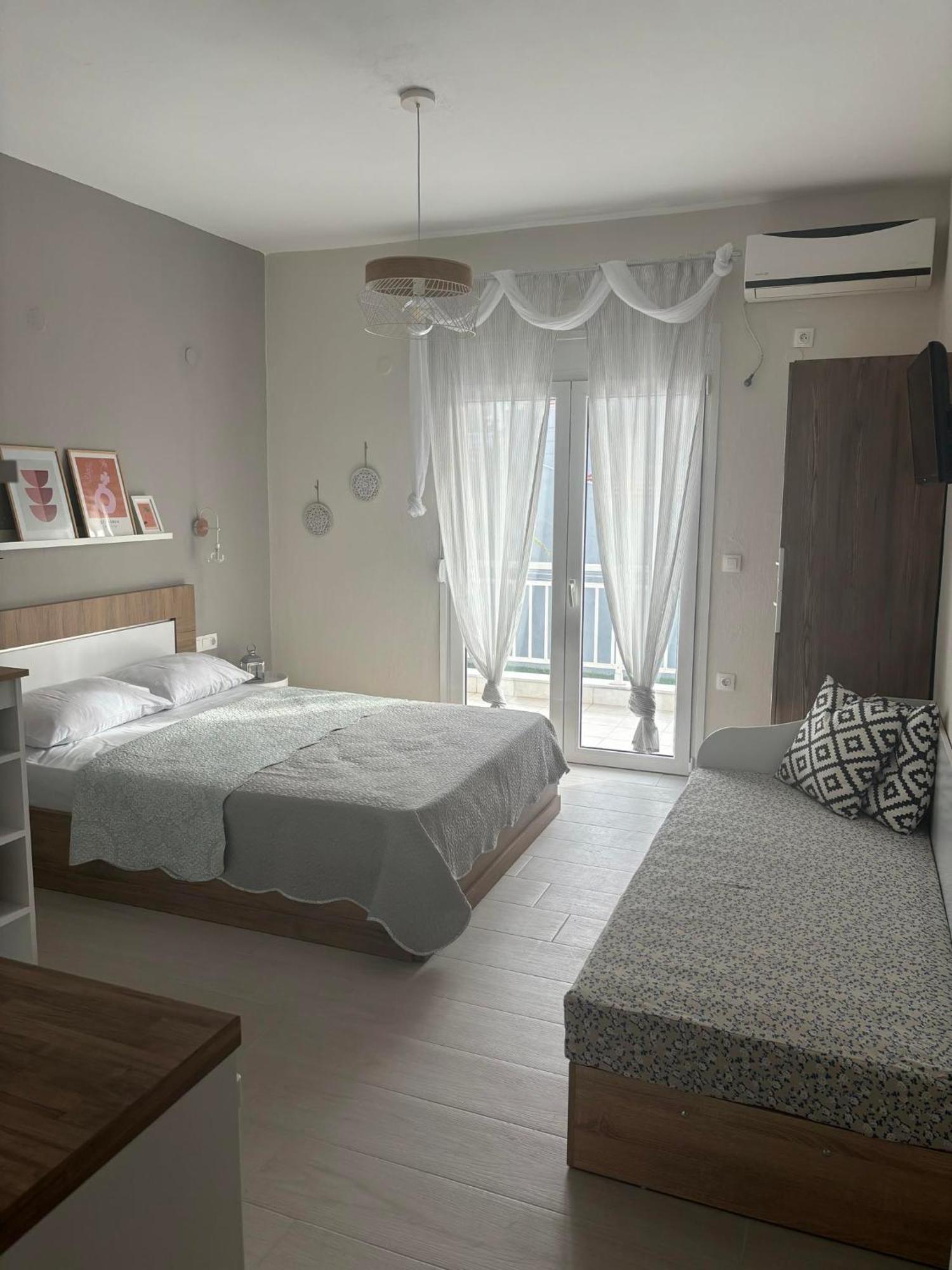 Our Home-Fully Renovated Apartments And Studios By The Sea Nikiti  Exterior foto
